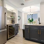 2Br Cozysuites At Kierland Commons With Pool #07