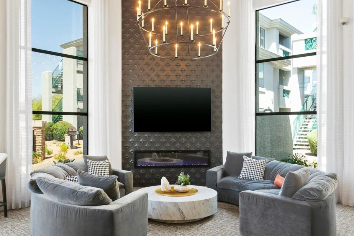 2br Cozysuites At Kierland Commons With Pool #07 Apartment