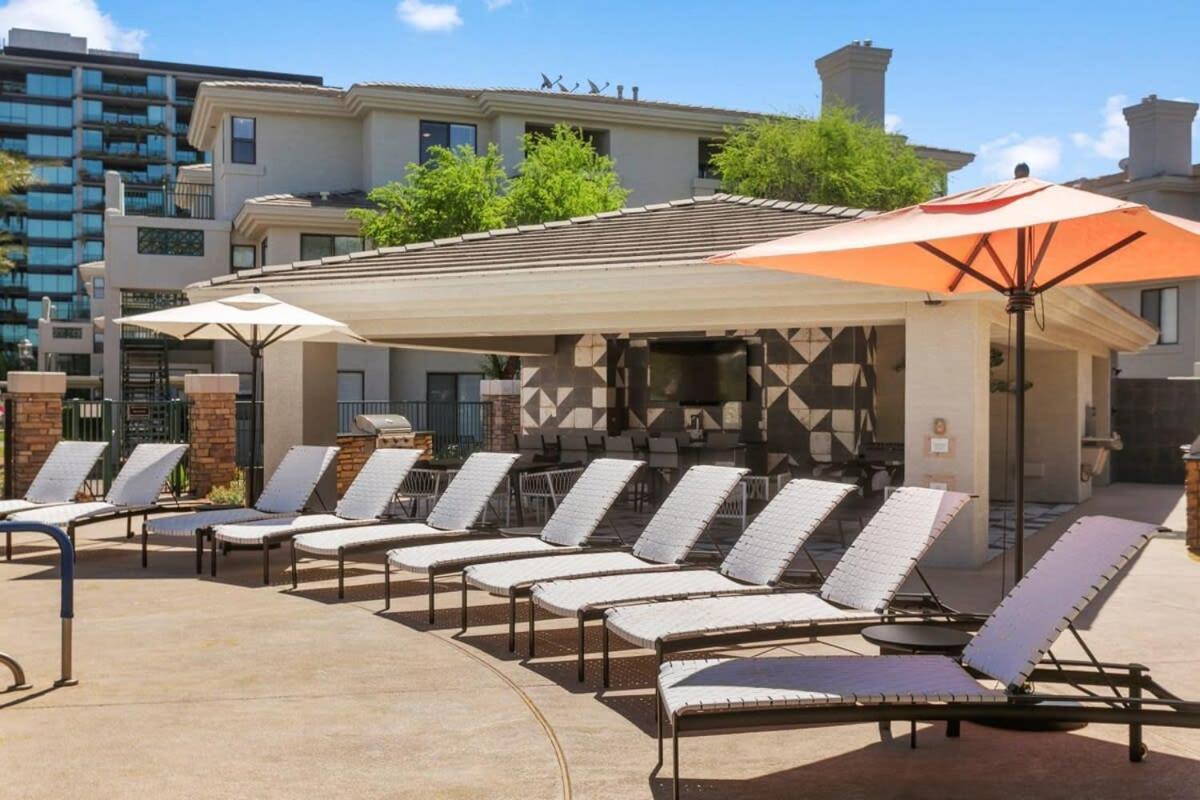 2br Cozysuites At Kierland Commons With Pool #07