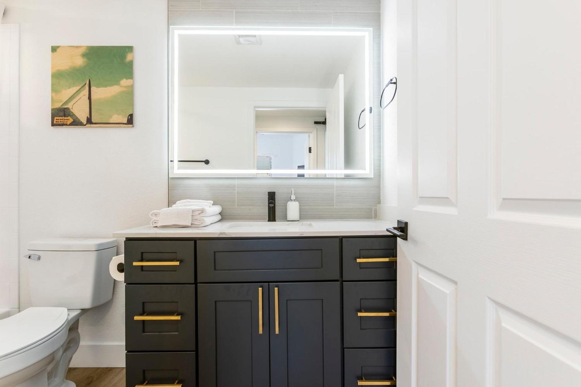 2br Cozysuites At Kierland Commons With Pool #07 *