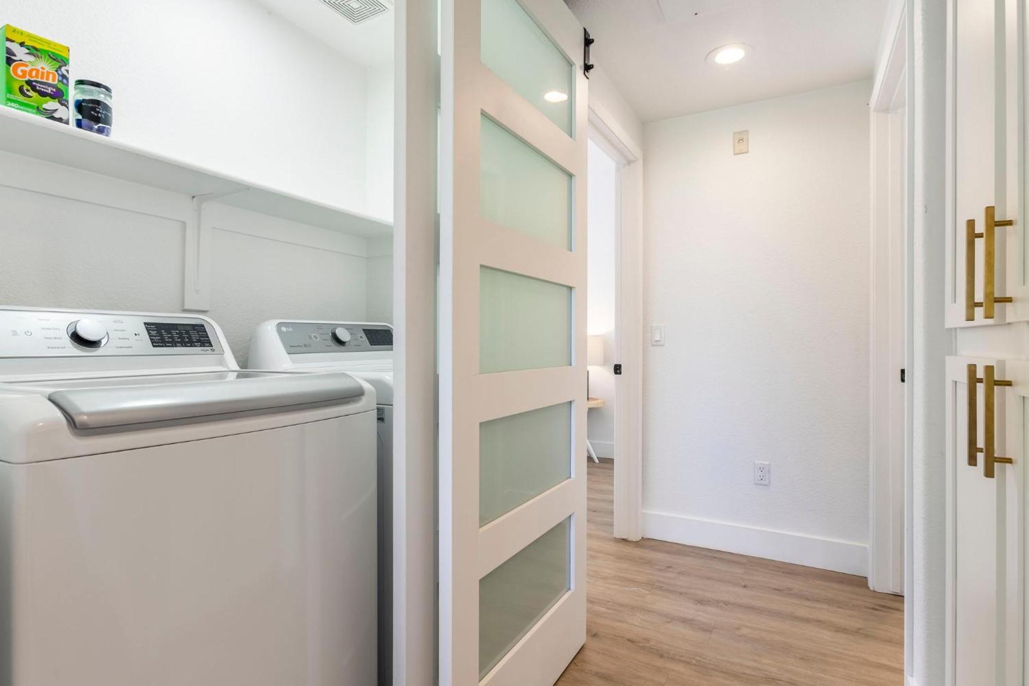 2br Cozysuites At Kierland Commons With Pool #07 Apartment