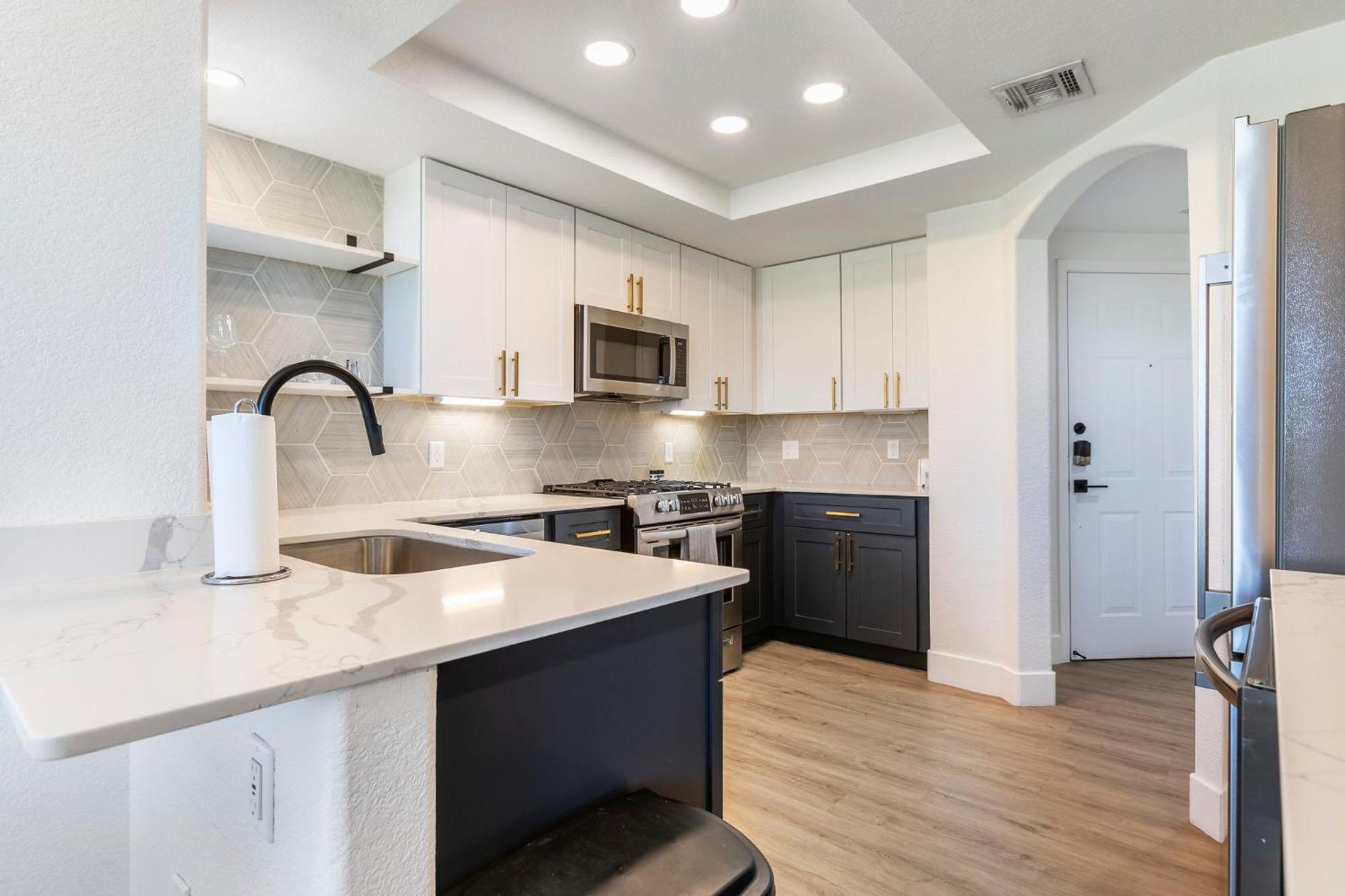 2br Cozysuites At Kierland Commons With Pool #07 * Scottsdale